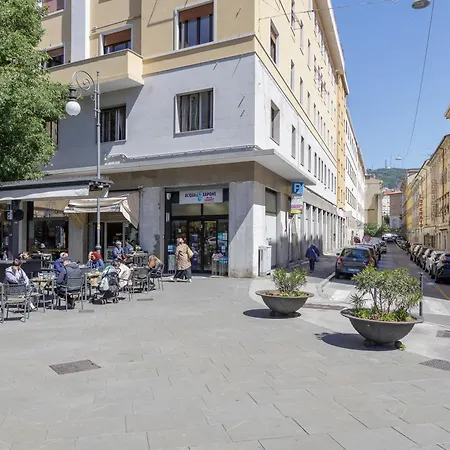 דירה Pietra, Legno E Versi, Casa Carducci A