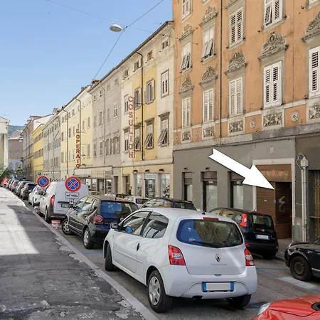 Pietra, Legno E Versi, Casa Carducci A *